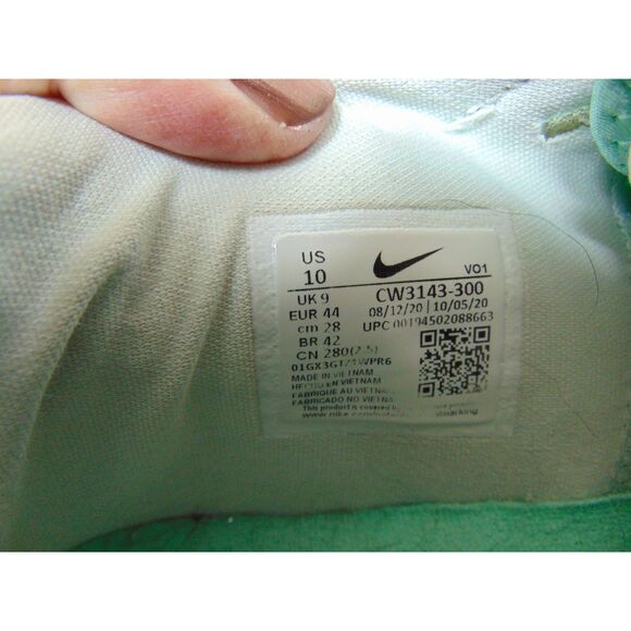 Nike Green Glow Play for the future Size 10 Basketball Shoes in great condition - Picture 7 of 8